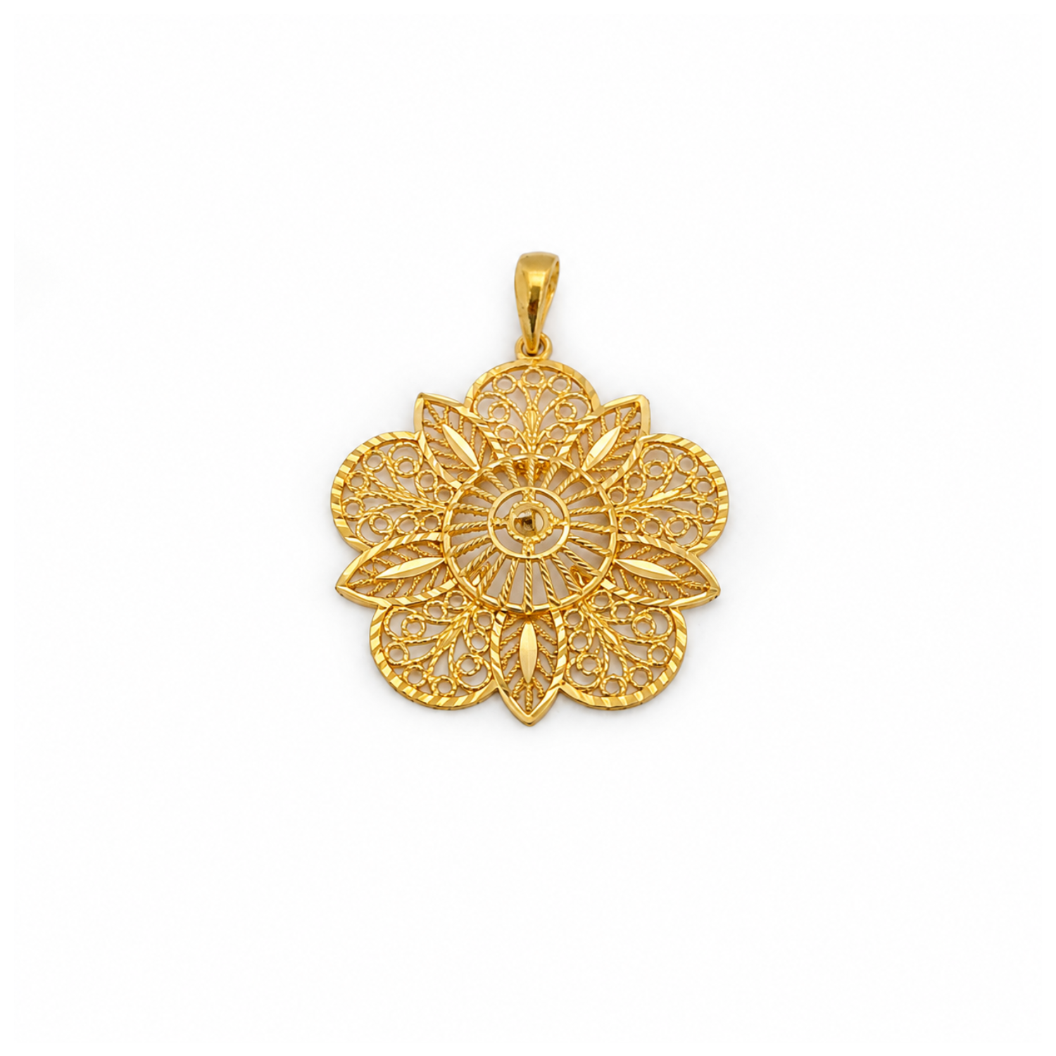 18 Gold Royal Mandala Pendant